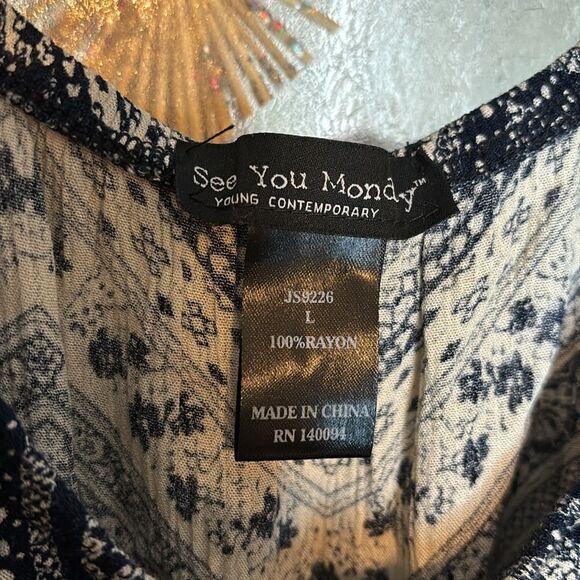 See You Next Monday Women’s Blue and White Bohemian Ruffled Short Romper Size L - Picture 5 of 6